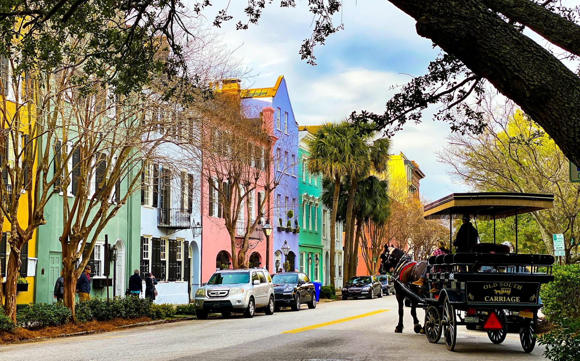 Southern charm oozes through the streets of Charleston Southern charm oozes through the streets of Charleston